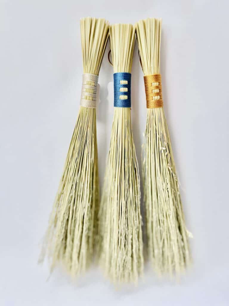 Simple whisks
